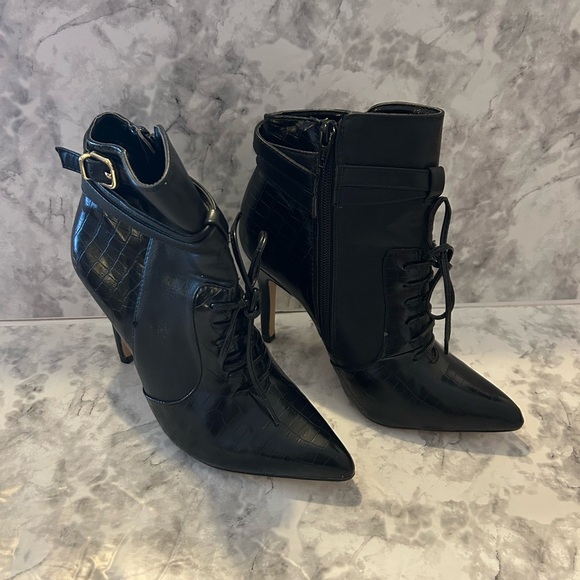 Altuzarra Black Leather Ankle Bootie Heels Size 7 - Picture 1 of 6